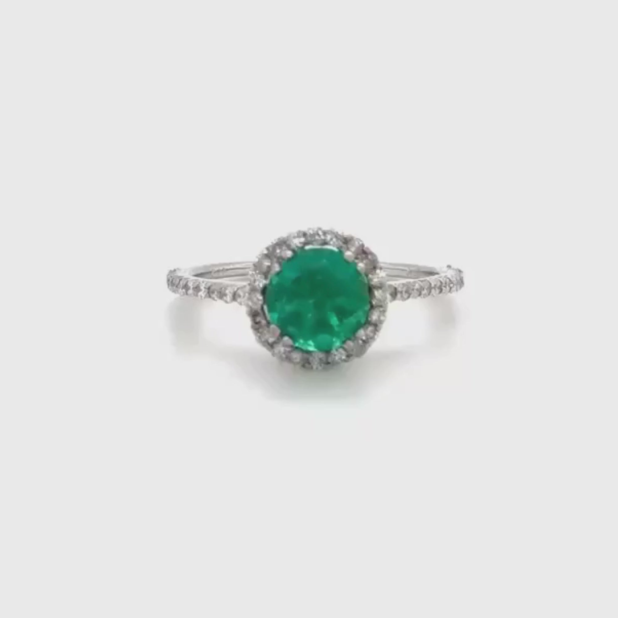 18k White Gold Round Cut Emerald Diamond Halo Ring