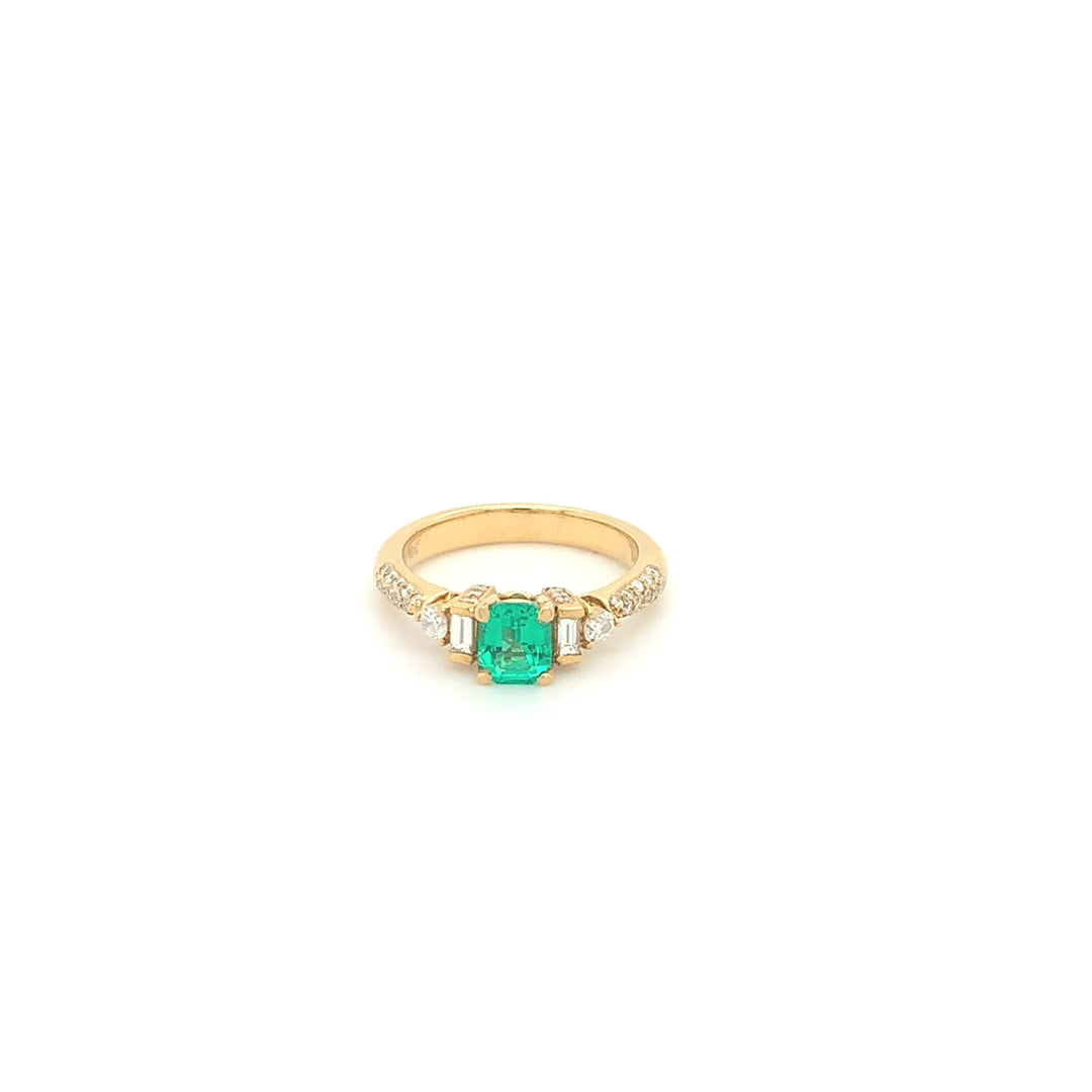 18K Yellow Gold Colombian Emerald and Diamond Ring